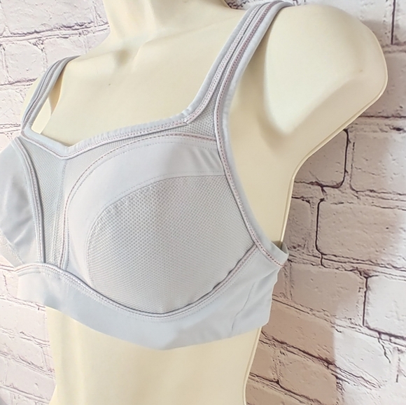 Chantelle High Impact Grey Convertible Bra 32D - Picture 4 of 12